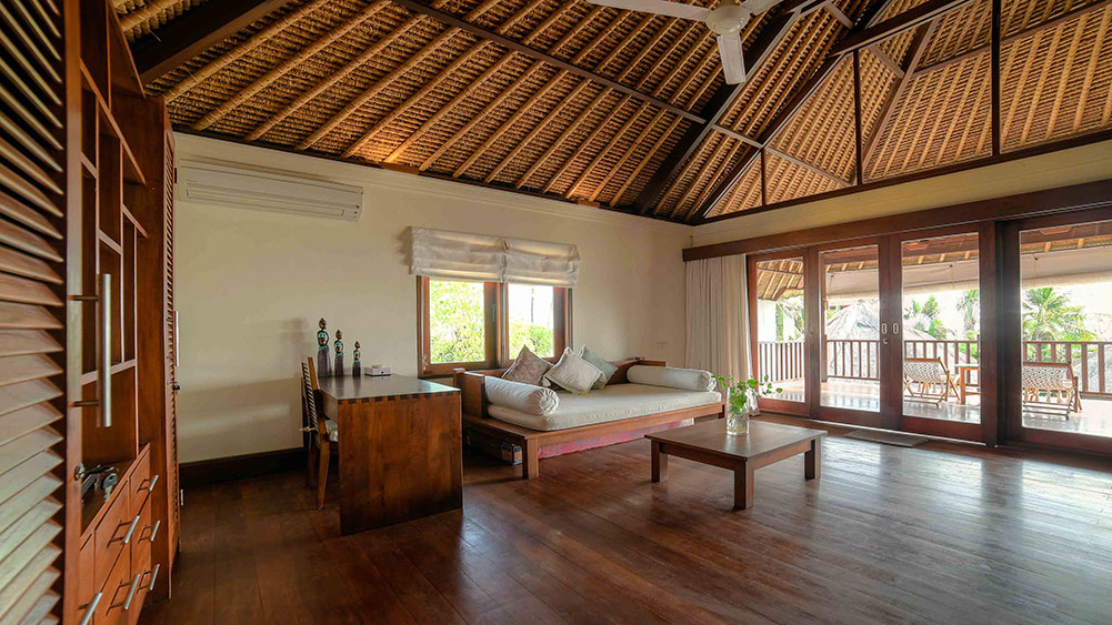 Villa Tanju - Study Room and lounge area